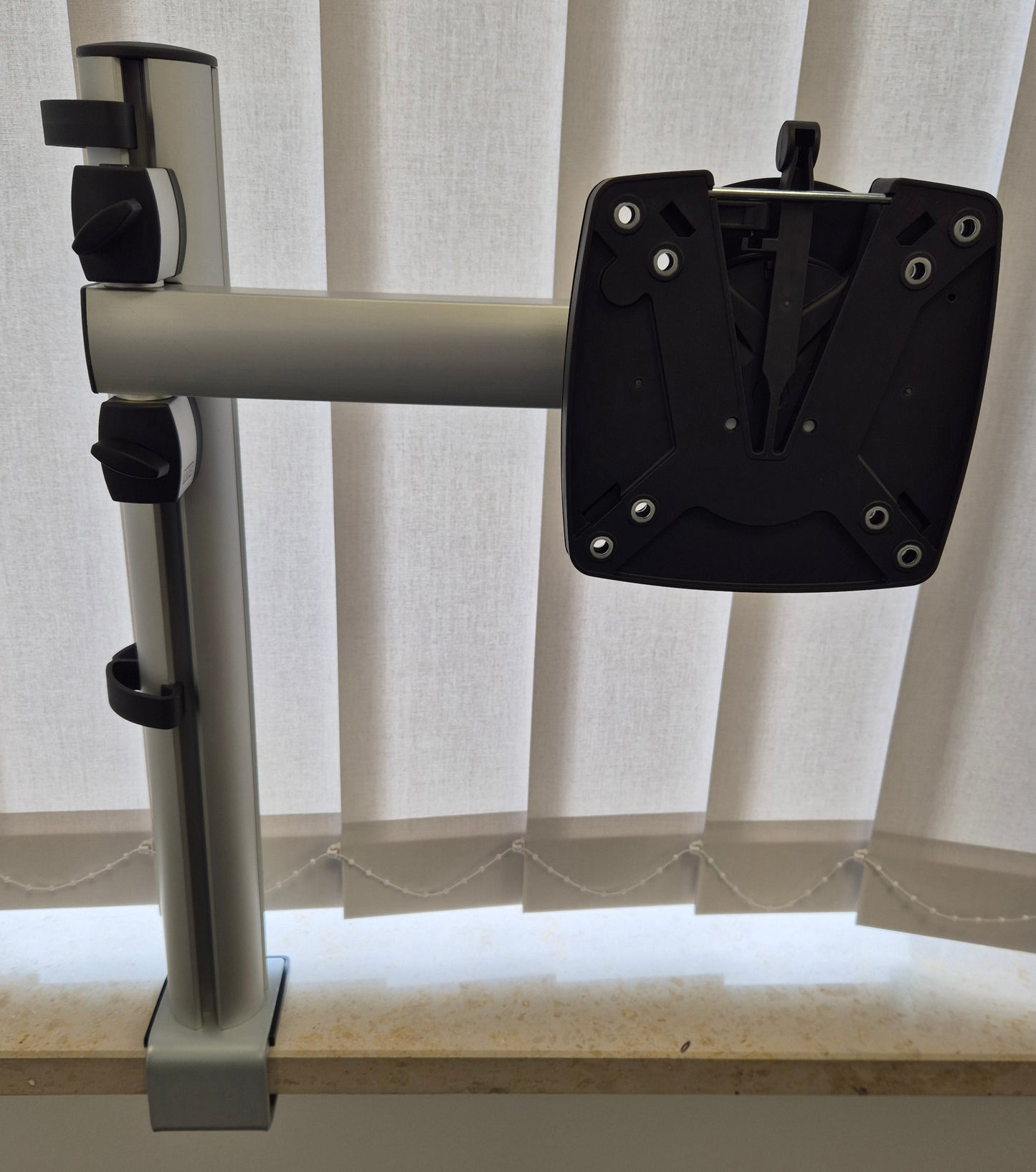 Monitorhalter mit Tragarm -Einzelstück-