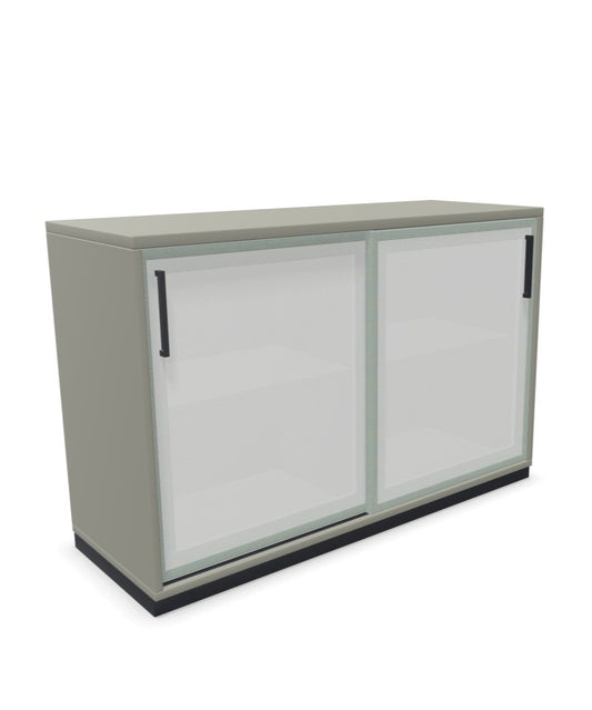 Glasschiebetürenschrank mit Sockel (Glas satiniert)