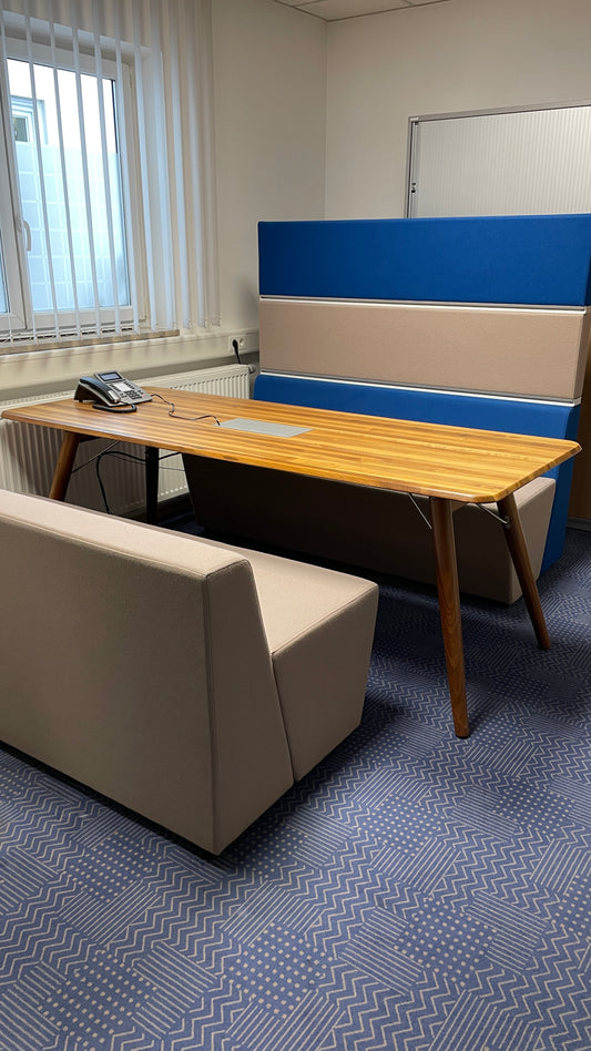 Konferenztisch Löffler Holzer HZ1025, Ausstellungsstück
